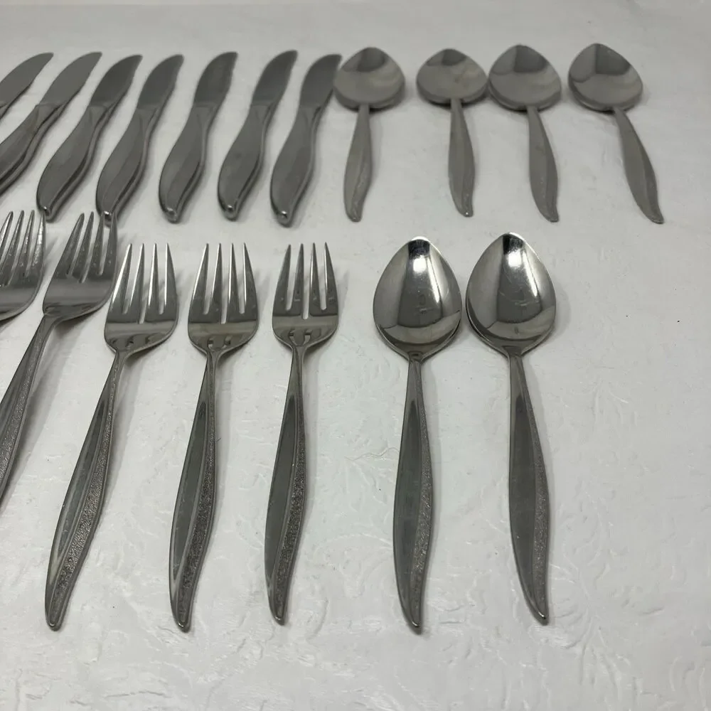 Oneida Oneidacraft Textura Flatware 20 pc Lot Forks Spoons Knives Stainless